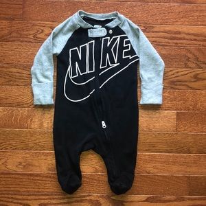 ☘️ NIKE Sleep & Play 3M